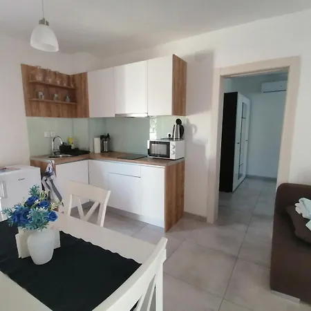 Navy * Novi Vinodolski